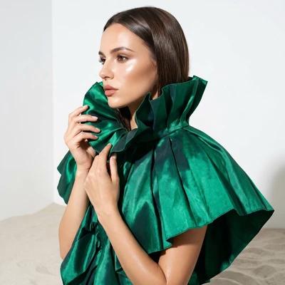 Авангардный Шелк — AI промт для Nano Banana Pro