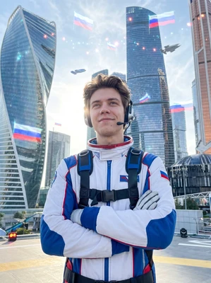 Пилот будущего: День России — AI промт для Nano Banana Pro