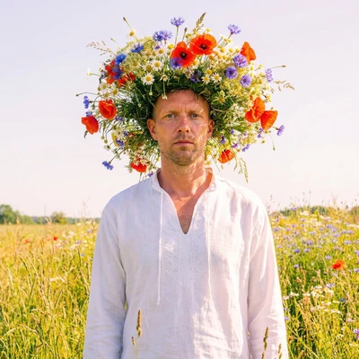 Ужас в стиле «Солнцестояние» — AI промт для Nano Banana Pro